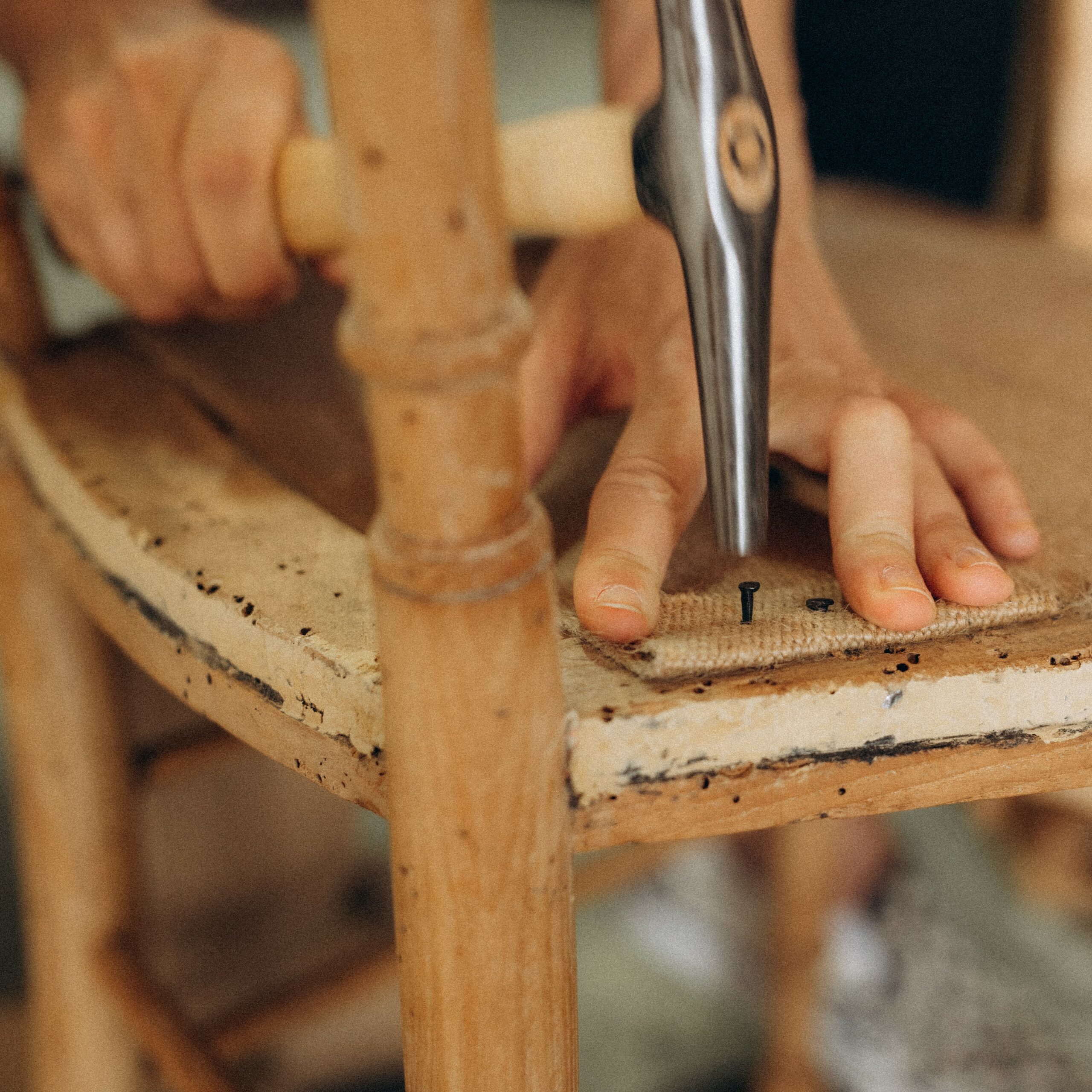 Stage tapisserie d’ameublement et relooking de chaise près d’Albi
