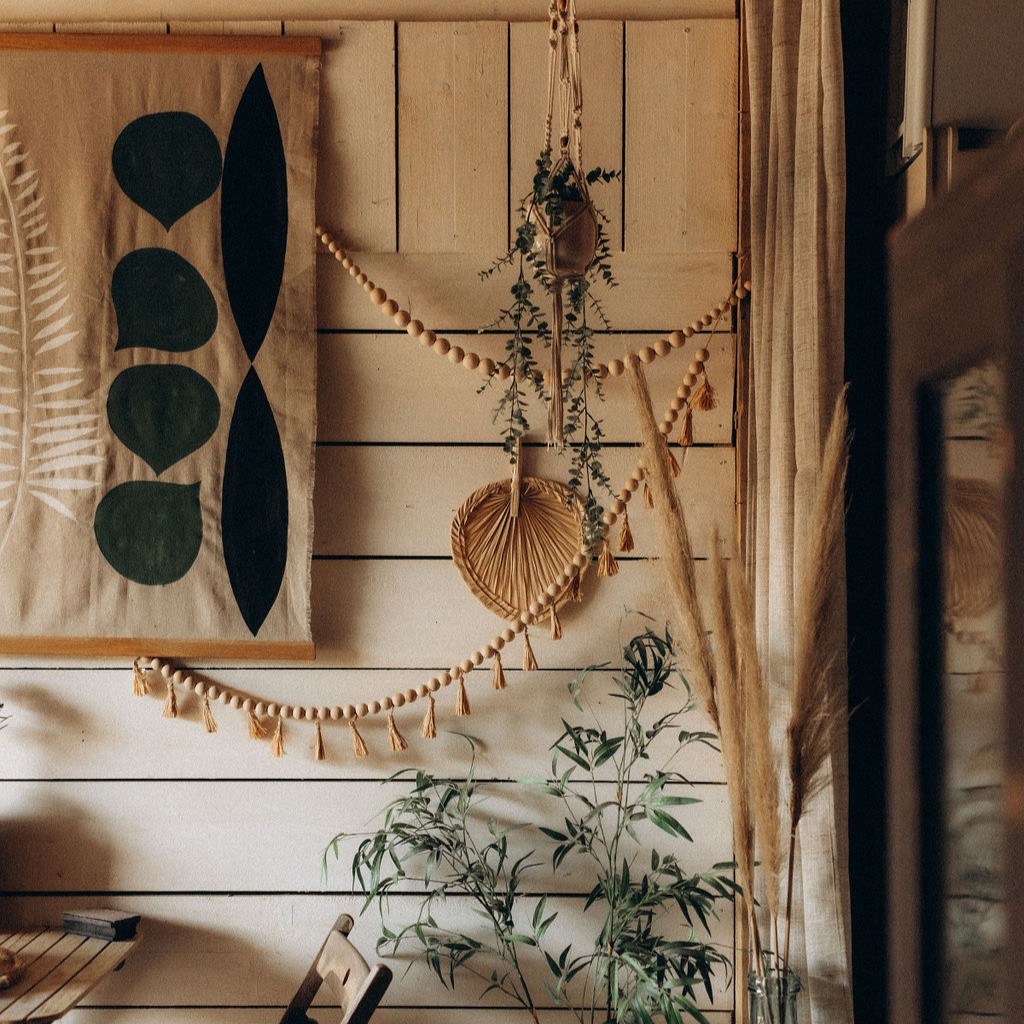 Décoration murale végétale dans l’atelier de L’Établi de Fanny à Albi